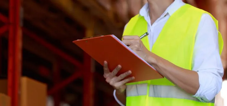 Global Surveys inspector working on Independent Inventory Check