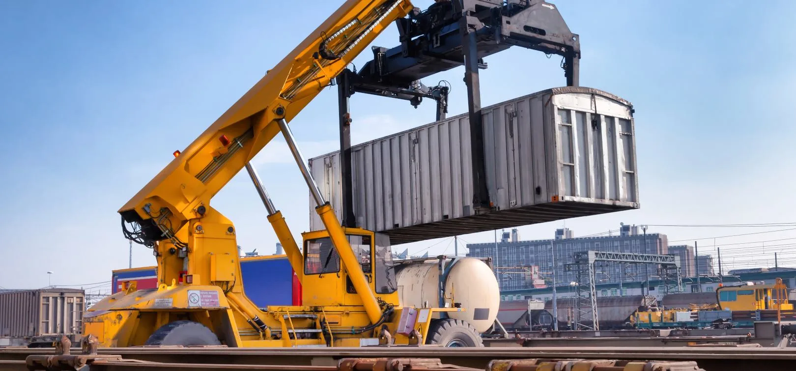 Hoisting and lifting equipment inspection supporting riggers and crane operators training